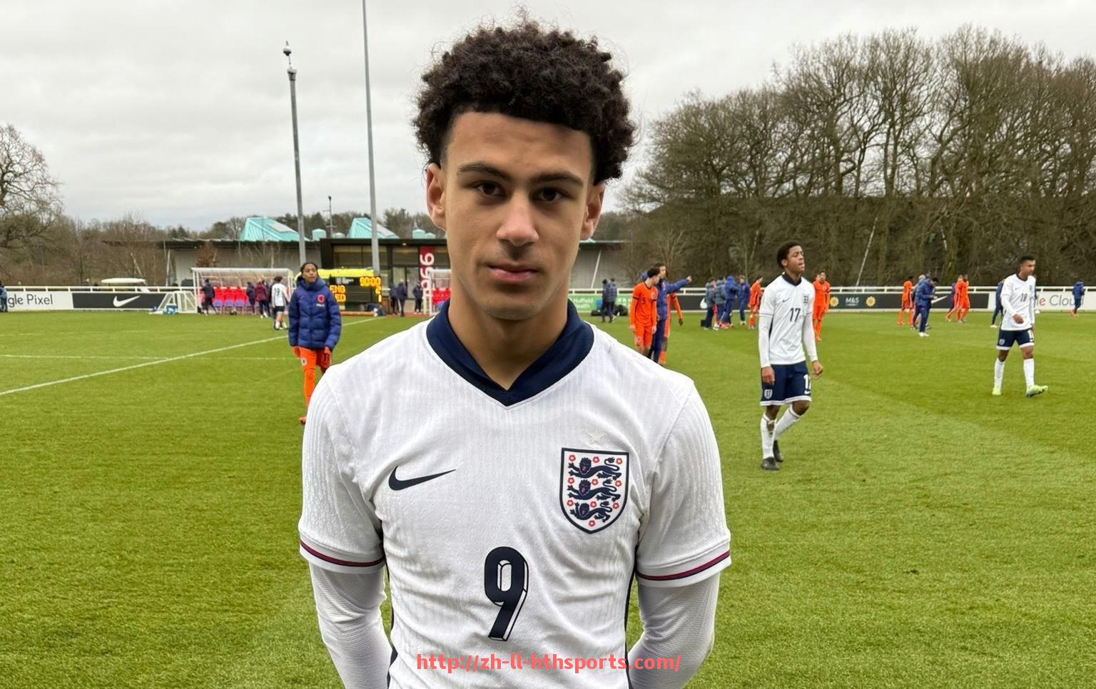 华体会hth登录入口-穿白色球衣的德甲球队盘点,谁是颜值担当?